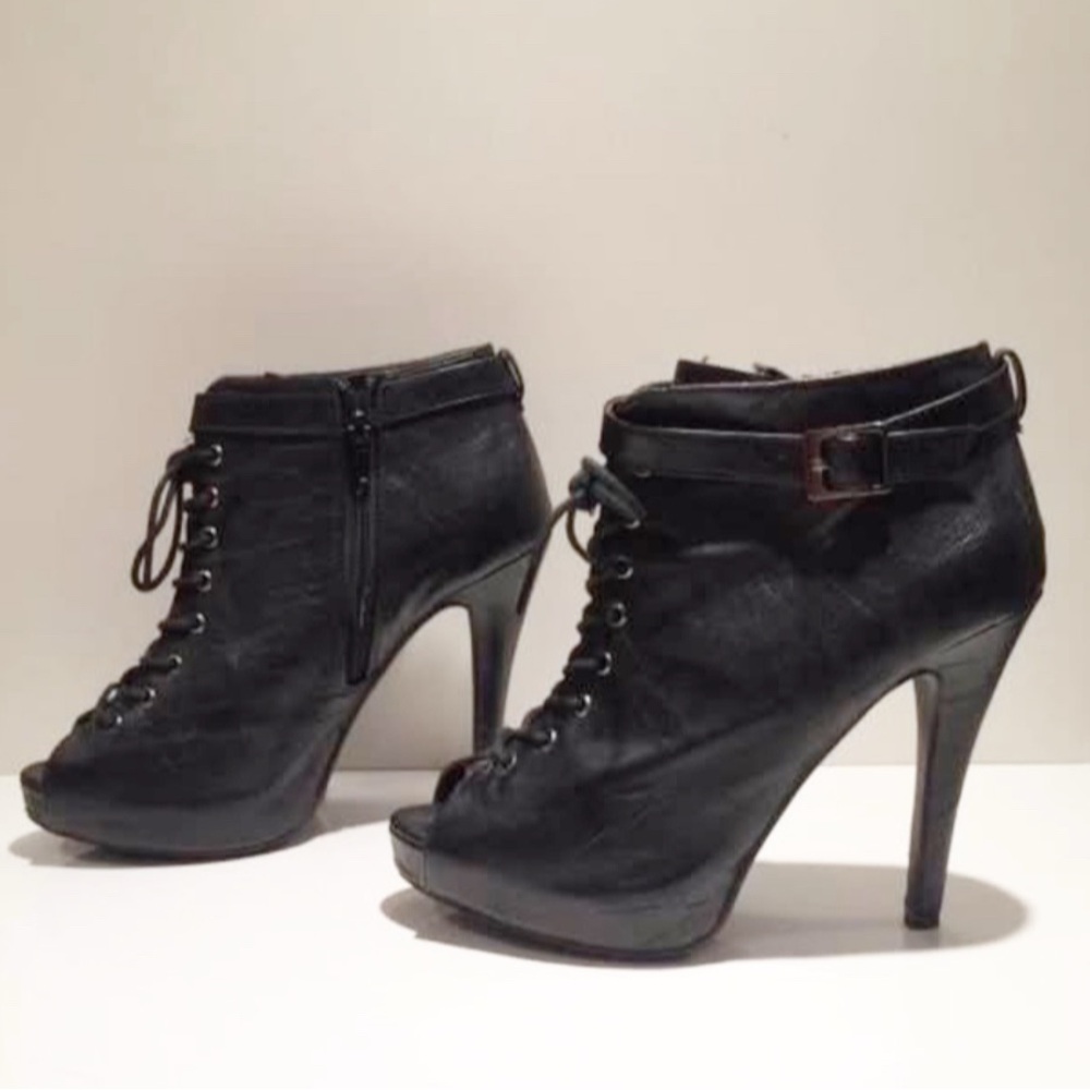 Black Peep-Toe Heels with Stiletto and Ankle Strap